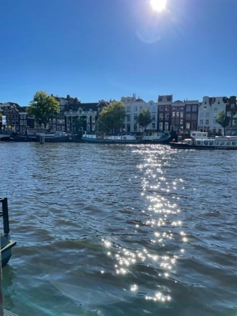 Botel Houseboat Amstel River Studio